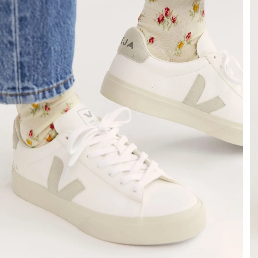 Veja Campo Sneakers - Picture 1 of 7